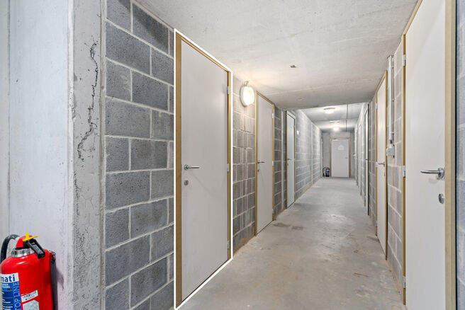 Dit instapklare appartement met 2 slaapkamers en 1 badkamer is rustig en residentieel gelegen, met een strategische ligging nabij openbaar vervoer en op korte afstand van het Elisabethpark.

Bij het betreden van het appartement komt men in de lichtrijke l