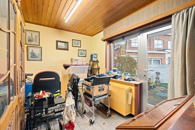 Uitgebreide beschrijving: https://www.homerun.immo/nl/te-koop
GRATIS SCHATTING: https://www.homerun.immo/nl/schatting
VIDEO TOUR: https://www.youtube.com/watch?v=6sY5eU9lux8

Deze solide woning met drie slaapkamers geniet van een uitstekende ligging in de