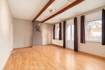 This investment property, consisting of 3 officially recognized residential units, enjoys an excellent location in a sought-after residential area of Anderlecht, within walking distance of Vijverspark and Astrid Park.

Each unit is equipped with separate 