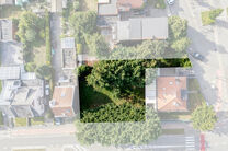 Beautiful wide plot of 5 ares 51 centiares intended for the construction of a multi-family building, comprising a maximum of two floors below the eaves, with a pitched roof.