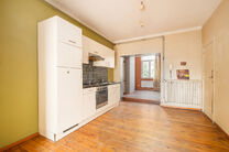 This apartment is ideally located on the 2nd floor of a small-scale building, just a stone&rsquo;s throw from the Basilica of Koekelberg and Elisabeth Park.
From a technical perspective, the apartment is in good condition: it features an individual gas boiler