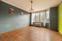 This apartment is ideally located on the 2nd floor of a small-scale building, just a stone&rsquo;s throw from the Basilica of Koekelberg and Elisabeth Park.
From a technical perspective, the apartment is in good condition: it features an individual gas boiler