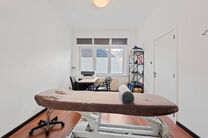 Cette maison familiale &eacute;conome en &eacute;nergie, pr&ecirc;te &agrave; emm&eacute;nager, dispose de 4 &agrave; 5 chambres et se situe dans le village rural de Humbeek, entit&eacute; de Grimbergen, sur une belle parcelle de 711 m&sup2;. La propri&eacute;t&eacute; comprend un garage int&eacute;gr&eacute; ainsi qu&rsquo;un