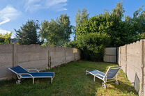 Cette maison avec trois grandes chambres et jardin est id&eacute;alement situ&eacute;e pr&egrave;s du centre de Vilvorde, avec de nombreux services &agrave; proximit&eacute;.

AGENCEMENT:
Au rez-de-chauss&eacute;e, nous acc&eacute;dons &agrave; la maison par un hall d&rsquo;entr&eacute;e avec un escalier menant 