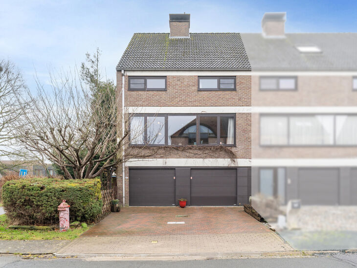 This spacious semi-detached (three-fa&ccedil;ade) house features 4 bedrooms and two bathrooms and is set on a 465 m&sup2; plot with a pleasant south-east facing garden.

The property is located in a quiet residential neighborhood and enjoys easy access to the A12 a
